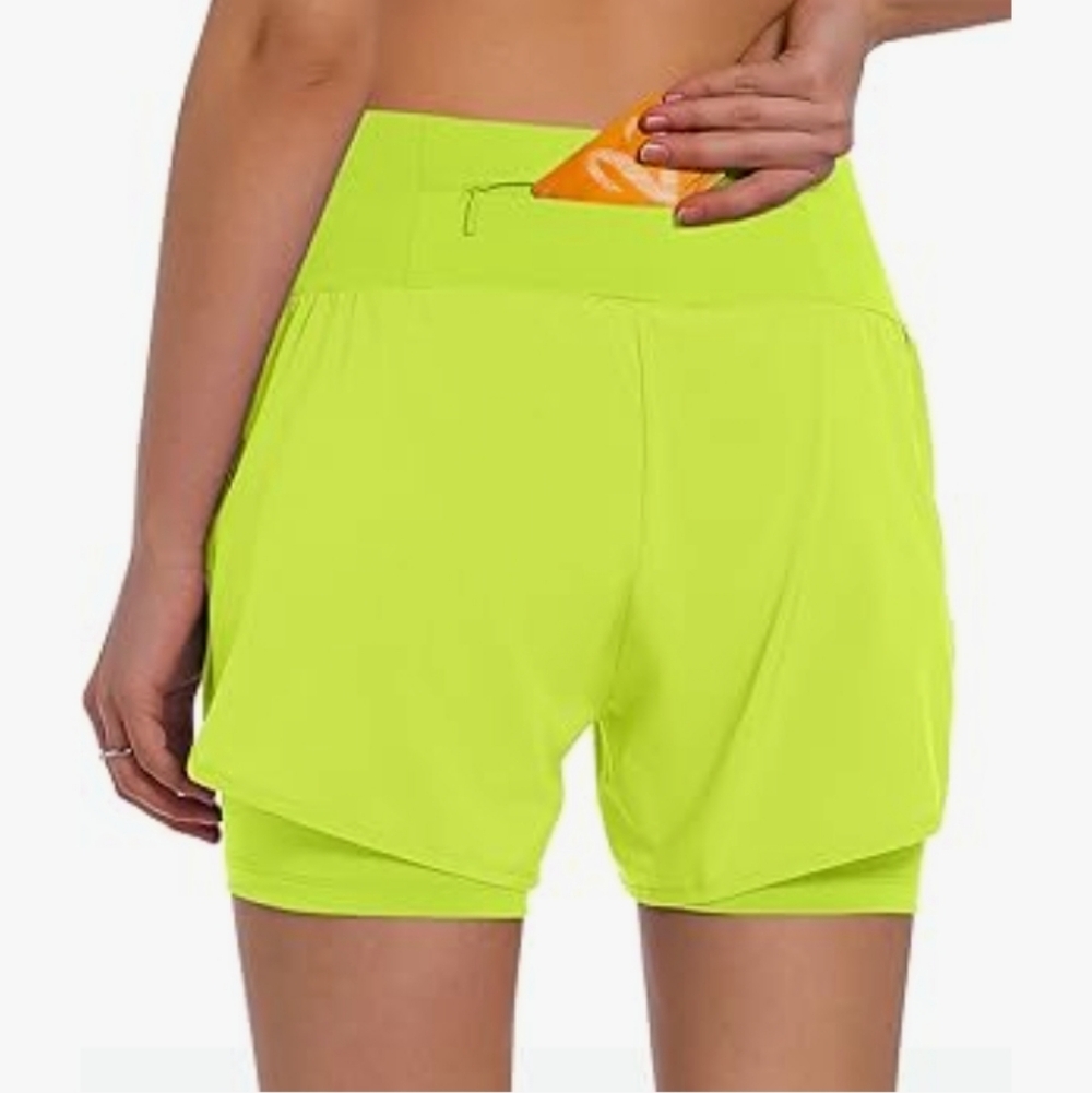 2 in 1 Running Shorts Lightweight Athletic Workout Gym Yoga Lined Green Sz M - Picture 2 of 9